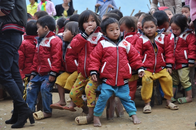 Những chiếc &aacute;o ấm sẽ gi&uacute;p c&aacute;c em xua tan đi c&aacute;i lạnh m&ugrave;a Đ&ocirc;ng.