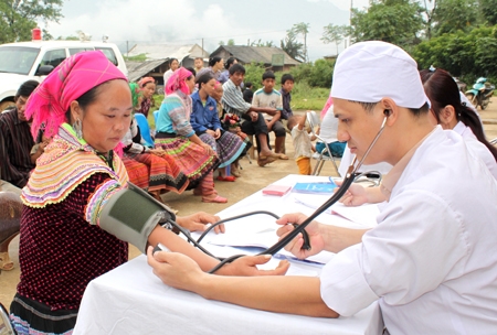 Phấn đấu đến năm 2025, 100% d&acirc;n số được theo d&otilde;i sức khỏe (ảnh minh họa).