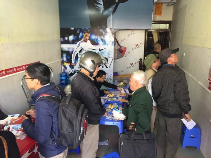 Xổ số Vietlott về tỉnh, nhiều người đổ x&ocirc; đi thử vận may