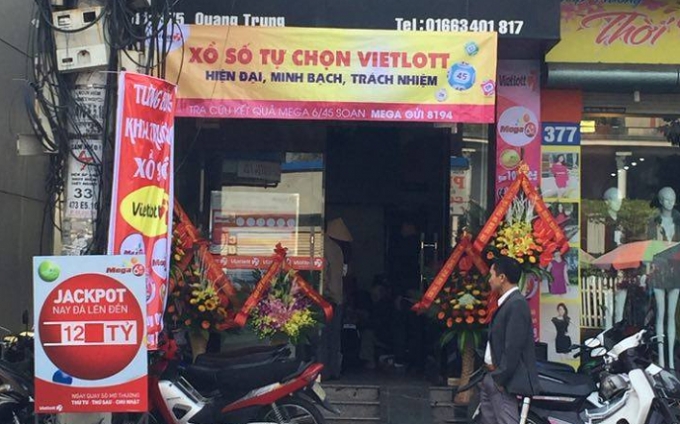 Xổ số Vietlott về tỉnh, nhiều người đổ x&ocirc; đi thử vận may