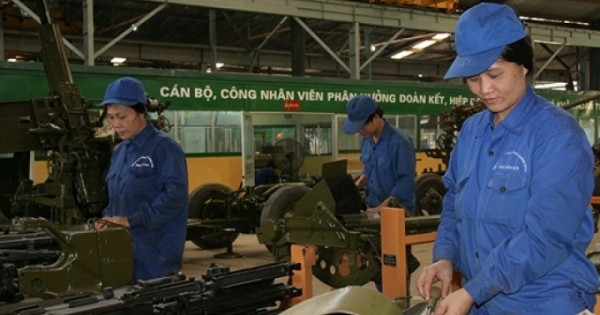 Hoàn thiện quy định chế độ tiền lương công nhân, viên chức quốc phòng