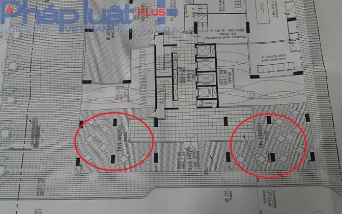 Bản vẽ thiết kế ban đầu mặt bằng tầng 1 chung cư VP4 Linh Đ&agrave;m, phần khoanh đỏ l&agrave; diện t&iacute;ch thương mại, vị tr&iacute; chủ đầu tư đang x&acirc;y dựng kiot kh&ocirc;ng c&oacute; c&aacute;c hạng mục hiện đang thi c&ocirc;ng.