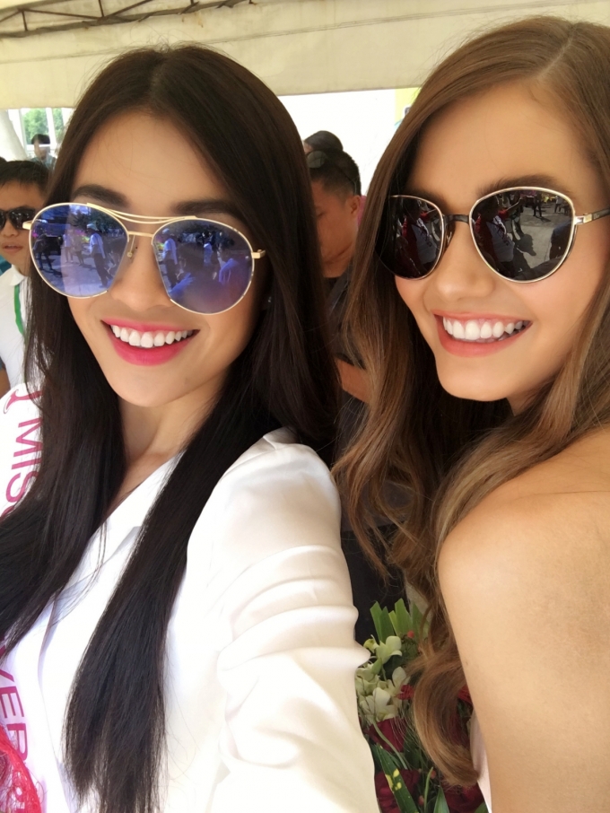 &Aacute; hậu Lệ Hằng tự tin diện bikini đọ d&aacute;ng c&ugrave;ng th&iacute; sinh Miss Universe