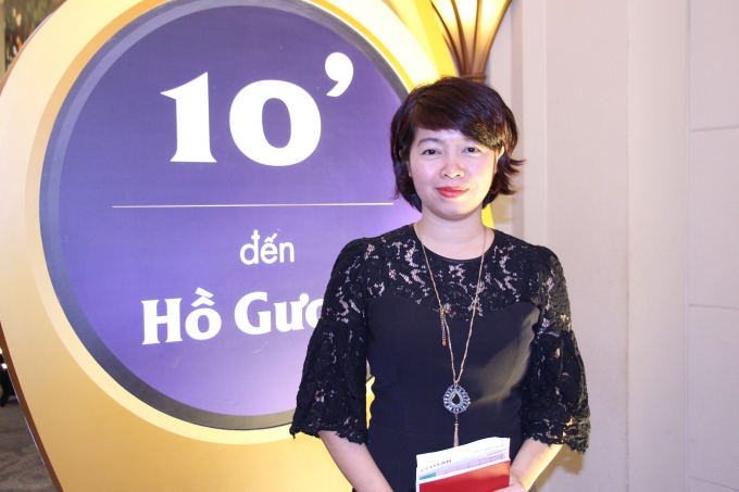 Bà Li&ecirc;n Dung, Giám đ&ocirc;́c kinh doanh C&ocirc;ng ty CP B&acirc;́t đ&ocirc;̣ng sản Titan.