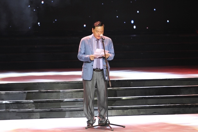 Nh&agrave; b&aacute;o Nguyễn C&ocirc;ng Khế - Trưởng ban tổ chức Duy&ecirc;n d&aacute;ng Việt Nam 28 ph&aacute;t biểu tại chương tr&igrave;nh.