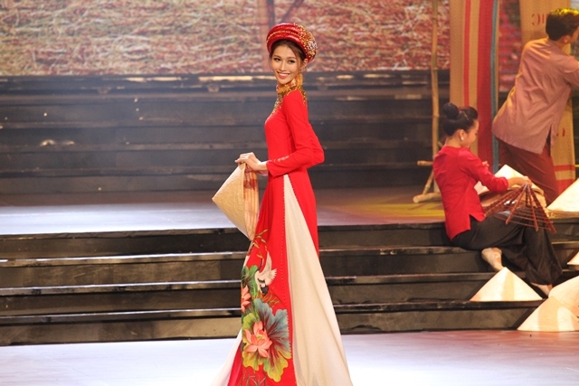 Duy&ecirc;n d&aacute;ng Việt Nam 28: Mang cả m&ugrave;a xu&acirc;n l&ecirc;n s&acirc;n khấu