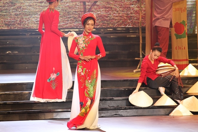 Duy&ecirc;n d&aacute;ng Việt Nam 28: Mang cả m&ugrave;a xu&acirc;n l&ecirc;n s&acirc;n khấu