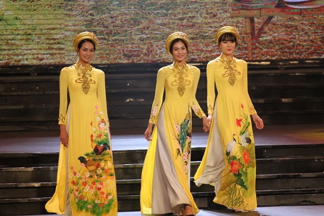 Duy&ecirc;n d&aacute;ng Việt Nam 28: Mang cả m&ugrave;a xu&acirc;n l&ecirc;n s&acirc;n khấu