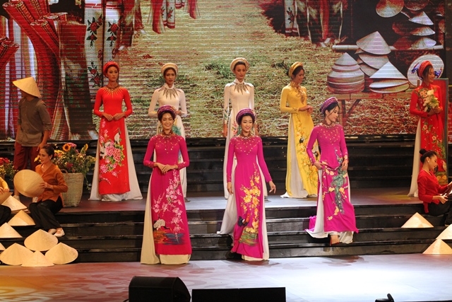 Duy&ecirc;n d&aacute;ng Việt Nam 28: Mang cả m&ugrave;a xu&acirc;n l&ecirc;n s&acirc;n khấu