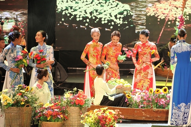 Duy&ecirc;n d&aacute;ng Việt Nam 28: Mang cả m&ugrave;a xu&acirc;n l&ecirc;n s&acirc;n khấu