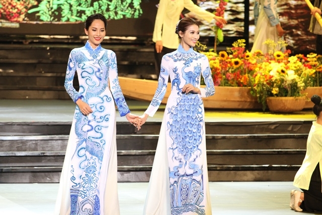 Duy&ecirc;n d&aacute;ng Việt Nam 28: Mang cả m&ugrave;a xu&acirc;n l&ecirc;n s&acirc;n khấu