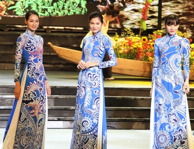 Duy&ecirc;n d&aacute;ng Việt Nam 28: Mang cả m&ugrave;a xu&acirc;n l&ecirc;n s&acirc;n khấu