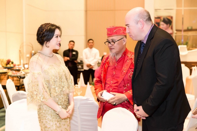 L&yacute; Nh&atilde; Kỳ được ngợi khen c&oacute; vẻ đẹp qu&yacute; ph&aacute;i, ho&agrave;ng gia