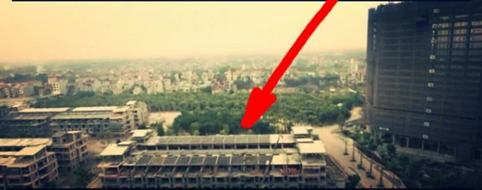 Căn nh&agrave; được chụp từ tr&ecirc;n cao nh&igrave;n xuống.