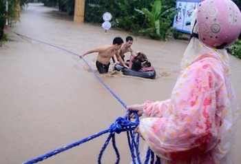 Điểm báo ngày 15/12/2016: 20 bé mẫu giáo thoát chết trong lũ quét