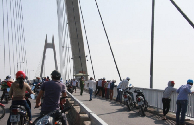 Cả hai vụ việc nhảy cầu đ&atilde; được lượng chức năng can thiệp, giải cứu th&agrave;nh c&ocirc;ng.