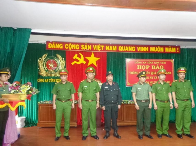 Quyết định khen thưởng c&aacute;c đơn vị, c&aacute; nh&acirc;n.