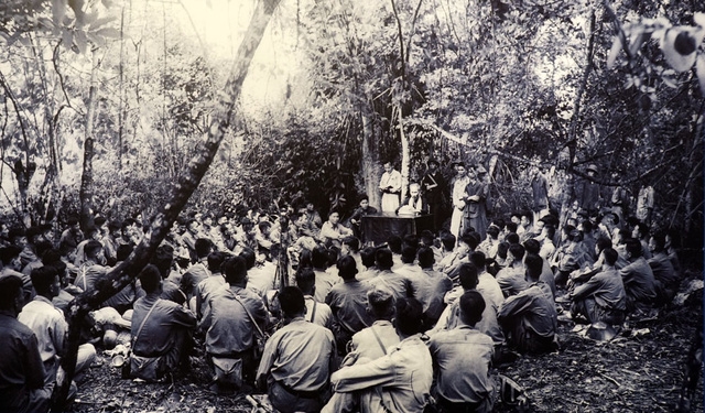 Ng&agrave;y 18/9/1954, khi đến thăm v&agrave; n&oacute;i chuyện với c&aacute;n bộ chiến sỹ đơn vị bộ đội t&igrave;nh nguyện chiến đấu ở L&agrave;o mới về tại x&atilde; Ch&acirc;n Mộng, huyện Ph&ugrave; Ninh, Ph&uacute; Thọ, B&aacute;c căn dặn c&aacute;c c&ocirc;ng việc m&agrave; đơn vị cần phải l&agrave;m để thực hiện tốt nghĩa vụ gi&uacute;p đỡ c&aacute;c nước anh em.