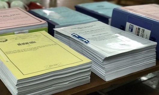 &Ocirc;ng Nguyễn Minh Toại cho biết: &ldquo;Quy tr&igrave;nh duyệt hồ sơ của 6 nh&agrave; thầu th&ocirc;ng qua ba giai đoạn. Cuối c&ugrave;ng 5 nh&agrave; thầu đ&atilde; bị loại v&igrave; kh&ocirc;ng đạt y&ecirc;u cầu, chỉ c&oacute; một nh&agrave; thầu th&ocirc;ng qua quy tr&igrave;nh&rdquo;.