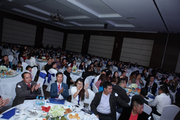Hội thảo thu h&uacute;t đ&ocirc;ng đảo c&aacute;c nh&agrave; đầu tư tham dự.