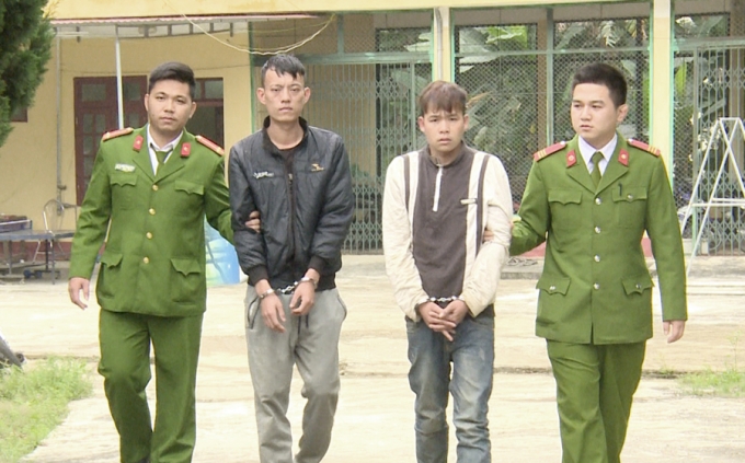 Đối tượng Bắc v&agrave; Lương đ&atilde; bị c&ocirc;ng an huyện Thường Xu&acirc;n bắt giữ. Ảnh: C&ocirc;ng an Thanh H&oacute;a.