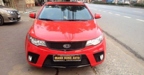 Bán gấp xe Kia Cerato koup 2.0 AT màu đỏ