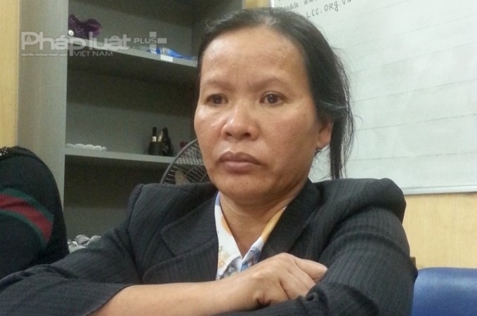 C&oacute; lẽ đối với ba mẹ con b&agrave; Mai, nỗi kh&oacute; khăn lớn nhất trong đoạn trường 11 năm &ocirc;ng Long ngồi t&ugrave; kh&ocirc;ng phải sự c&ugrave;ng cực về vật chất hay nỗi nhớ chồng, nhớ cha, m&agrave; đ&oacute; lại l&agrave; sự dị nghị của x&oacute;m giềng.