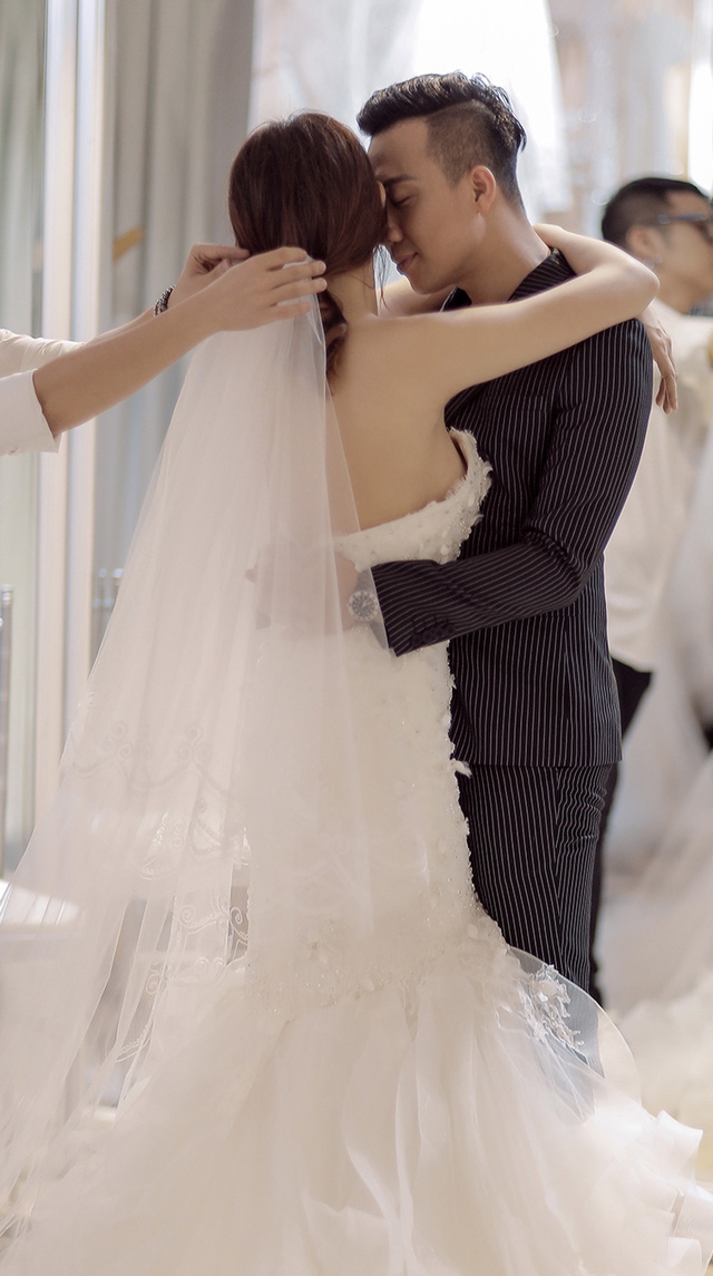 Cặp đ&ocirc;i kh&aacute; l&atilde;ng mạn v&agrave; t&igrave;nh tứ... Ảnh:&nbsp;Tee Le