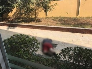 Để lại thư tuyệt mệnh, người đàn ông rơi từ tầng 5 Học viện Ngân Hàng tử vong