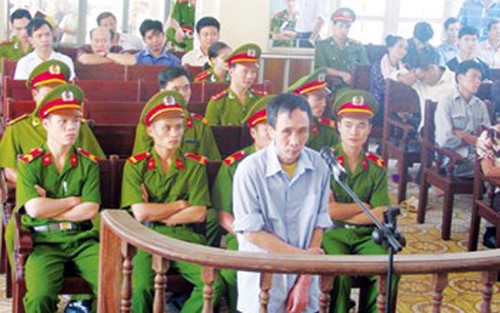 Trải qua nhiều phi&ecirc;n x&eacute;t xử nhưng &ocirc;ng H&agrave;n Đức Long vẫn kh&ocirc;ng nhận tội, một mực k&ecirc;u oan.