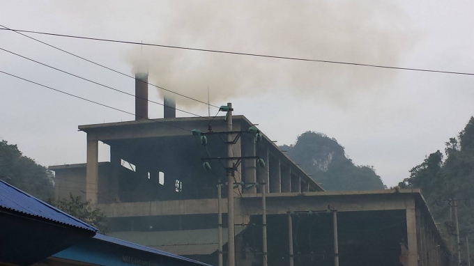 Nh&agrave; m&aacute;y của C&ocirc;ng ty Nikko Việt Nam bị người d&acirc;n