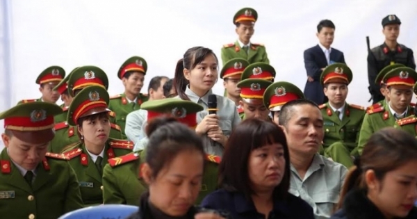 25 bị cáo trong đường dây mua bán 5.000 bánh heroin hầu tòa