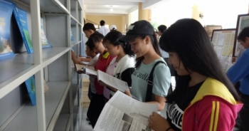 “Tủ sách giáo xứ” rộn ràng đón lễ giáng sinh