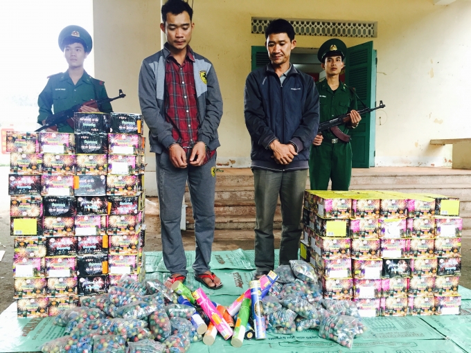 Hai đ&ocirc;́i tượng chủ mưu cùng tang v&acirc;̣t.