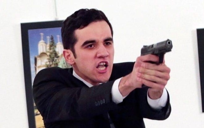 Mevlut Mert Altintas, thủ phạm bắn chết Đại sứ Nga tại Thổ Nhĩ Kỳ.