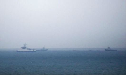 T&igrave;m kiếm tại khu vực m&aacute;y bay Tu-154 của Bộ Quốc ph&ograve;ng Nga gặp nạn ng&agrave;y 25/12. (Ảnh: Reuters)