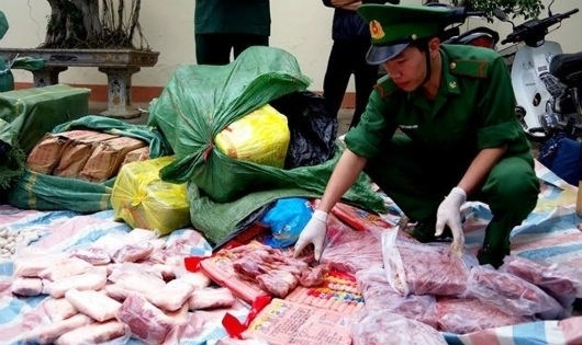 Nguy cơ thực phẩm bẩn nhập lậu giáp Tết