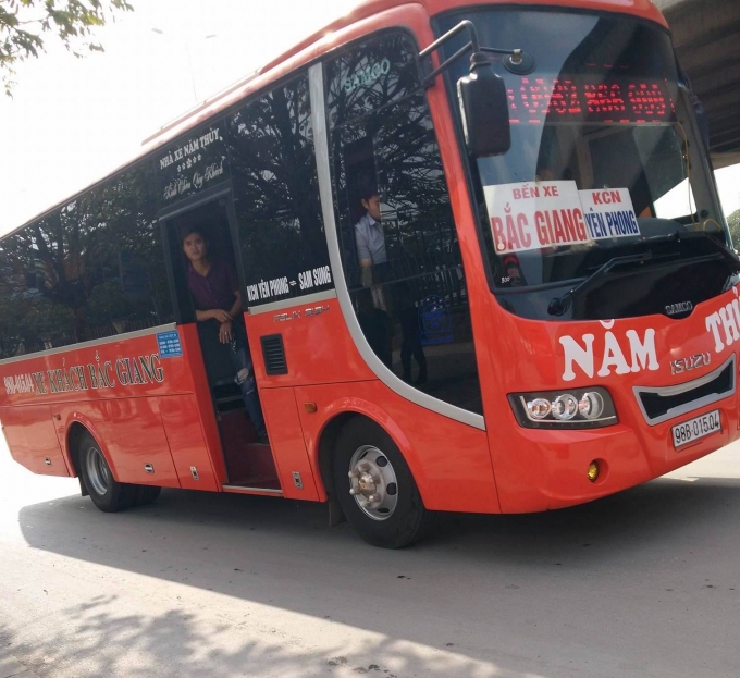 Xe d&ugrave; mang BKS 98B - 01504 l&agrave; xe cuối c&ugrave;ng của nh&agrave; xe Năm Thủy chạy từ Bố Hạ - Bắc Giang l&uacute;c 16h10 về Mỹ Đ&igrave;nh rồi ở lại để s&aacute;ng h&ocirc;m sau quay về Bắc Giang