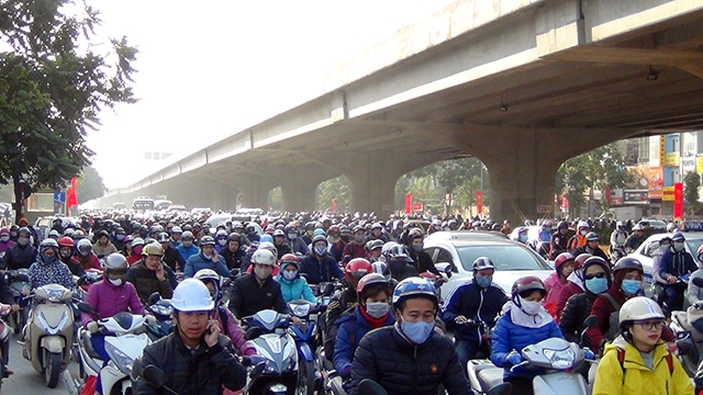 Đường v&agrave;nh đai 3 &ugrave;n tắc nghi&ecirc;m trọng s&aacute;ng nay.