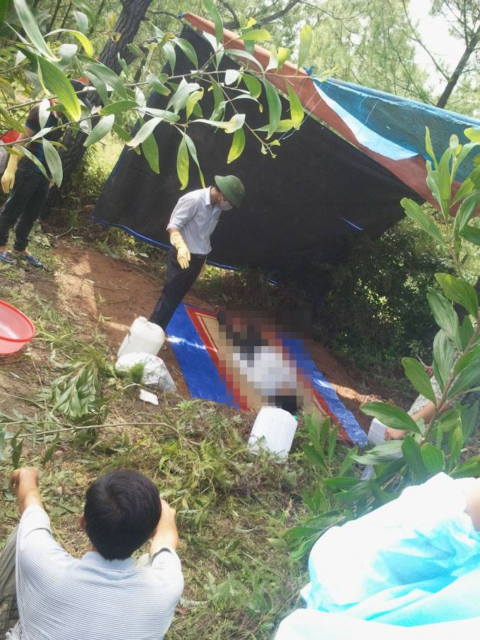 Hiện trường nơi ph&aacute;t hiện chị Đ&agrave;o Thị Hoa treo cổ (ảnh do gia đ&igrave;nh nạn nh&acirc;n cung cấp).