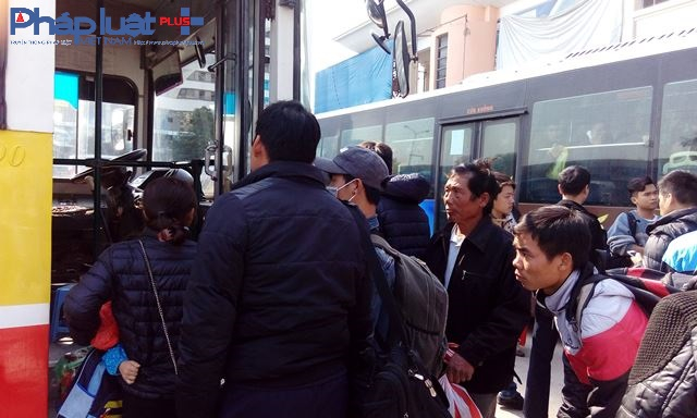 Nhiều nh&agrave; xe