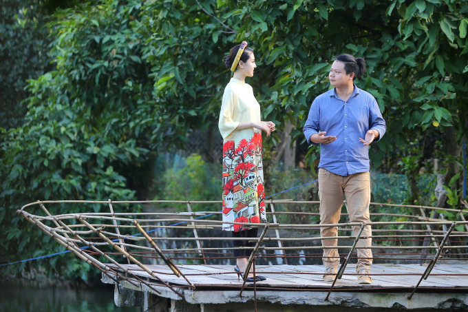 Hoa hậu Ngọc Duy&ecirc;n mặc &aacute;o d&agrave;i rực rỡ tất bật chạy show cuối năm