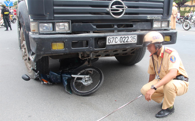 Hiện trường vụ tai nạn giao th&ocirc;ng.