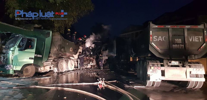 Hiện trường vụ tai nạn kinh ho&agrave;ng (Ảnh: Tiến Vũ).