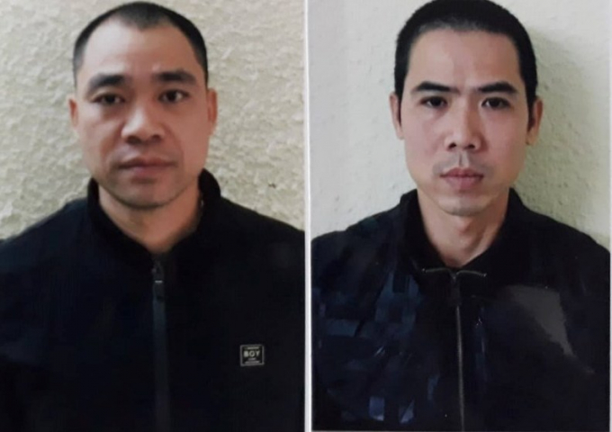 Huy&ecirc;n (tr&aacute;i) v&agrave; Hưng tại cơ quan c&ocirc;ng an.