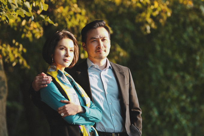 MC Thanh Mai v&agrave; diễn vi&ecirc;n Chi Bảo t&igrave;nh tứ ở Nga