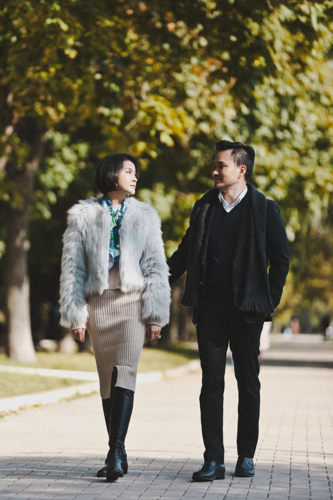 MC Thanh Mai v&agrave; diễn vi&ecirc;n Chi Bảo t&igrave;nh tứ ở Nga