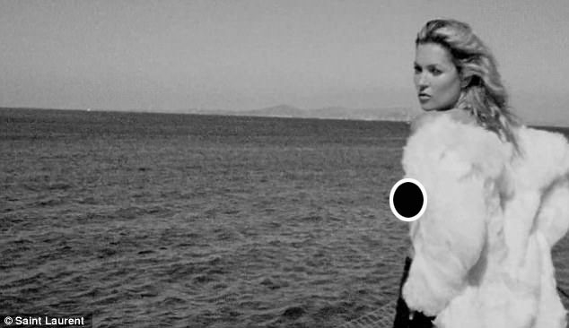 Quang cảnh của đảo Capri (&Yacute;) l&agrave; ph&ocirc;ng nền ho&agrave;n hảo cho đoạn clip.