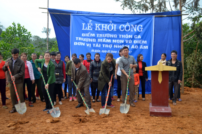 Lễ khởi c&ocirc;ng x&acirc;y dựng điểm trường th&ocirc;n Ca. ( ảnh: Ph&agrave;n Gi&agrave;o Họ)