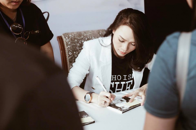 Chưa đầy một giờ ph&aacute;t h&agrave;nh, Mỹ T&acirc;m đ&atilde; ph&aacute; kỉ lục khi ti&ecirc;u thụ hơn 5.000 CD Vol.9